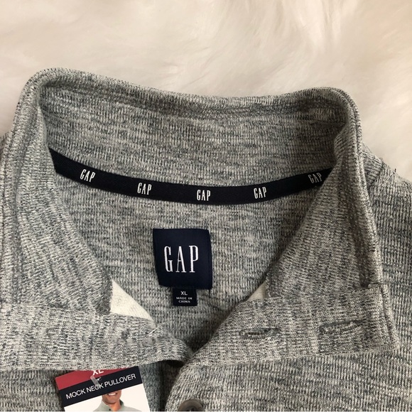 GAP Men’s Gray Mockneck Henley Pullover Sweater - Picture 7 of 7